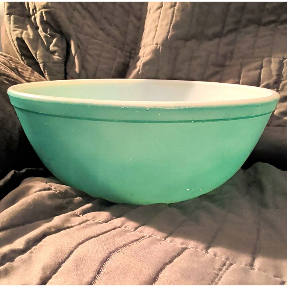 Vintage PYREX Turquoise 404 4qt Mixing Bowl